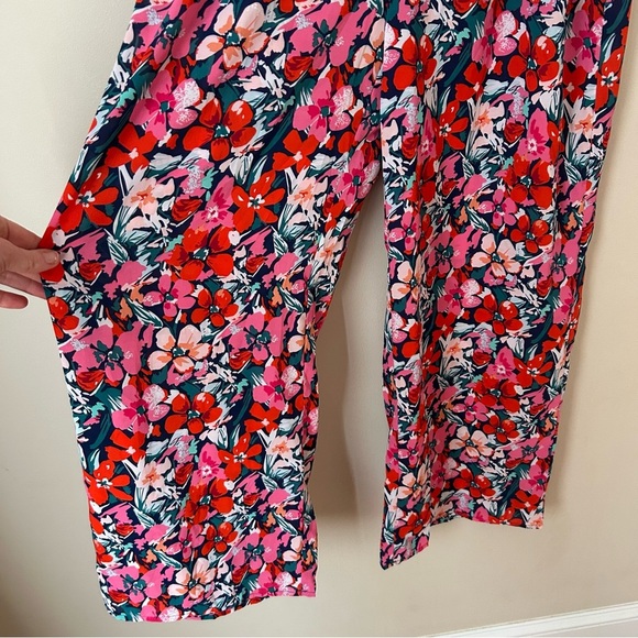 NWOT SHEIN Frenchy Floral Print Wide Leg Cropped Pants Women’s Size Small - Picture 4 of 8